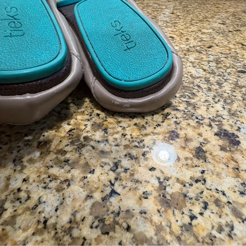 Tieks Taupe Ballet Slippers / Flats Size 9  *Please Read* - Picture 6 of 9